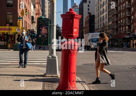 Scatola di chiamata di allarme antincendio smantellata a Chelsea a New York mercoledì 4 novembre 2020. (© Richard B. Levine) Foto Stock