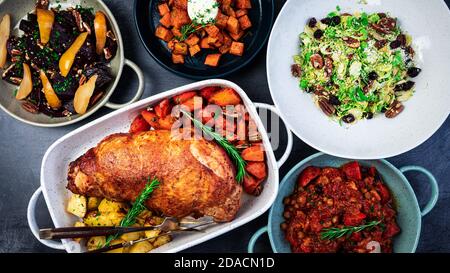 Pasto tacchino arrosto con Garnishes Foto Stock