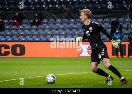 Broendby, Danimarca. 11 Nov 2020. Oliver Christensen (16) della Danimarca ha visto nella partita internazionale di amicizia tra la Danimarca e la Svezia sul Broendby Stadion di Broendby. (Photo Credit: Gonzales Photo/Alamy Live News Foto Stock