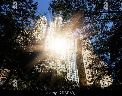 NEW YORK, Stati Uniti d'America - 22 settembre 2016: Architettura di Manhattan. Vista dal Churchyard di St Pauls. Foto Stock