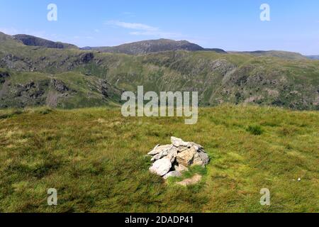 La cima cairn di High Hartsop Dodd Fell, Kirkstone pass, Lake District National Park, Cumbria, Inghilterra, Gran Bretagna High Hartsop Dodd Fell è uno dei 214 Foto Stock