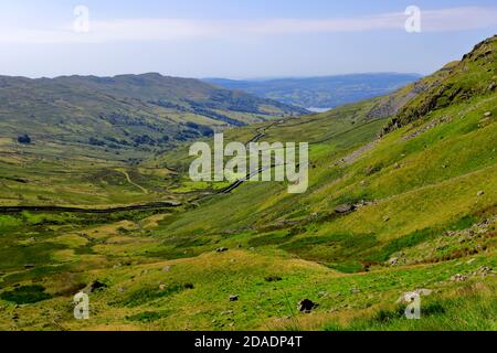 Vista estiva del passo di Kirkstone, Lake District National Park, Cumbria, Inghilterra, Regno Unito Foto Stock