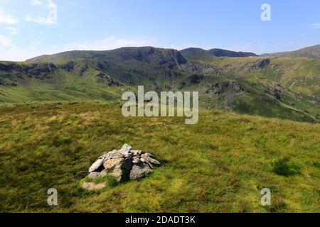 La cima cairn di High Hartsop Dodd Fell, Kirkstone pass, Lake District National Park, Cumbria, Inghilterra, Gran Bretagna High Hartsop Dodd Fell è uno dei 214 Foto Stock