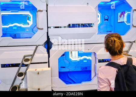 Capsule Hotel Aerosleep - una delle varianti di hotel in Giappone, che è una piccola cella per dormire situata l'una sopra l'altra - Sheremetievo aeroporto, Foto Stock