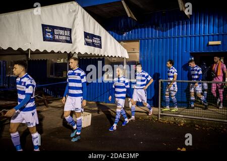 Oxford City 2 Northampton Town 1, 09/11/020. Court Place Farm, fa Cup 1° turno. Foto di Simon Gill. Foto Stock