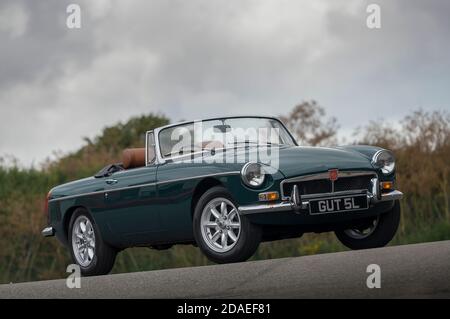 1972 verde MGB Roadster vettura sportiva a due porte. Foto Stock