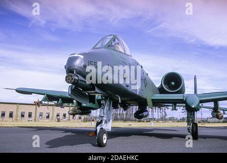 A-10 Thunderbolt II Twin engined jet flying cannon a RAFLeuchars in Fife Scotland. Foto Stock