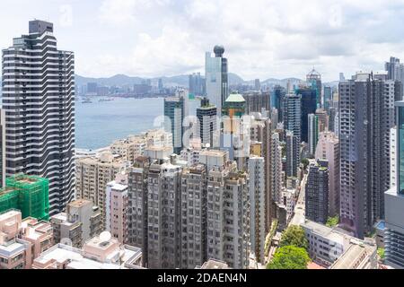 Paesaggio urbano di edifici intorno a Sai Ying Pun, Isola di Hong Kong Foto Stock