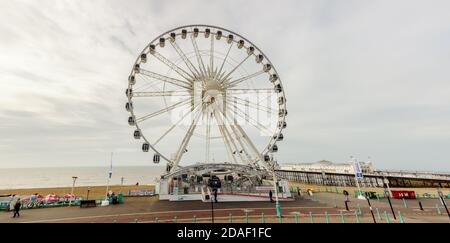 La ruota di Brighton e il lungomare in Inghilterra, Regno Unito Foto Stock