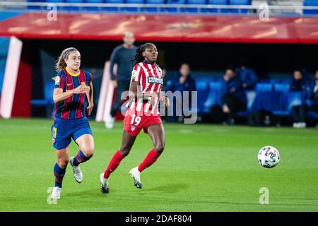 Alexia Putellas del FC Barcellona e Aissatou Tounkara dell'Atletico de Madrid durante il campionato femminile 039, la Liga Iberdrola football P Foto Stock