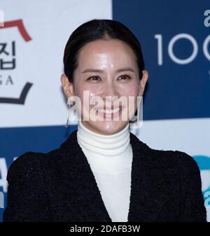 Seoul, Corea del Sud. 12 Nov 2020. L'attrice sudcoreana Cho Yeo-jeong, il 12 novembre 2020, partecipa a un evento di stampa a mani per i '41st Blue Dragon Film Awards' al CGV Cinema di Seoul, Corea del Sud. (Foto di: Lee Young-ho/Sipa USA) Credit: Sipa USA/Alamy Live News Foto Stock