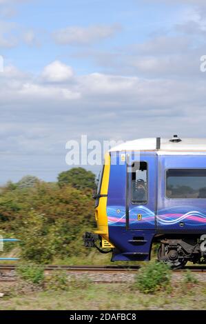 166205 sulla curva est di Didcot con un treno diretto a nord. Foto Stock