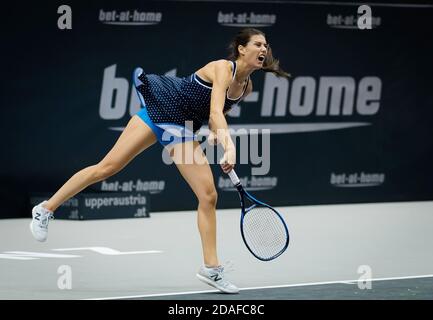 Sorana Cirstea di Romania in azione contro Julia Grabher di Austria durante il primo round del 2020 in Austria superiore Ladies Linz WTA International P Foto Stock