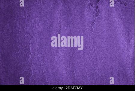 Sfondo viola con schizzi e macchie acquerello. Texture viola. Idee per il design. Foto Stock