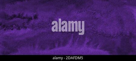 Sfondo viola astratto acquerello. Disegnato a mano con un pennello su carta. Foto Stock