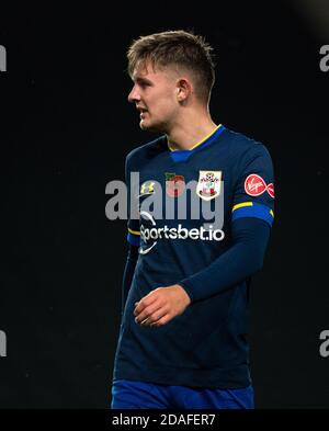 Milton Keynes, Regno Unito. 11 Nov 2020. Sam Bellis della U21 di Southampton durante la partita del Trofeo EFL disputata a porte chiuse tra MK Dons e Southampton U21 allo stadio:mk, Milton Keynes, Inghilterra, il 11 novembre 2020. Foto di Andy Rowland. Credit: Prime Media Images/Alamy Live News Foto Stock