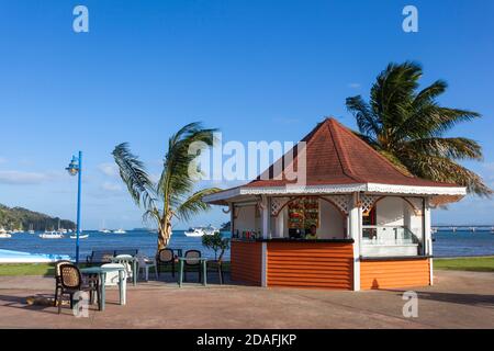 Repubblica Dominicana, Penisola Orientale De Samana, Semana, caffè di legno sul fronte del porto Foto Stock