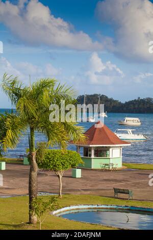 Repubblica Dominicana, Penisola Orientale De Samana, Semana, caffè di legno sul fronte del porto Foto Stock