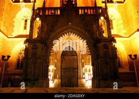 La porta principale della Cattedrale di San Giovanni Battista a Breslavia, Polonia Foto Stock