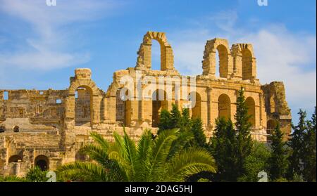 Anfiteatro romano, il terzo più grande al mondo, patrimonio mondiale dell UNESCO, El Jem, Tunisia Foto Stock