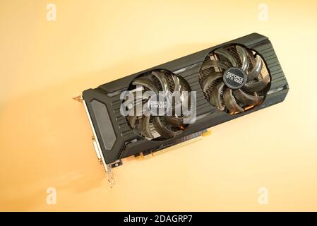 scheda video dual nvidia geforce gtx 1060 palit utilizzata in alto visualizza Foto Stock