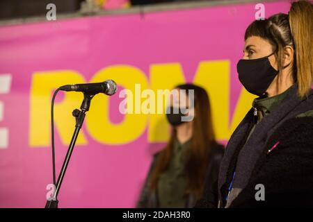 Roma, Italia. 12 Nov 2020. Incontro in piazza San Silvestro a Roma organizzato dai volontari del movimento "Liberare Roma" (Foto di Matteo Nardone/Pacific Press) Credit: Pacific Press Media Production Corp./Alamy Live News Foto Stock