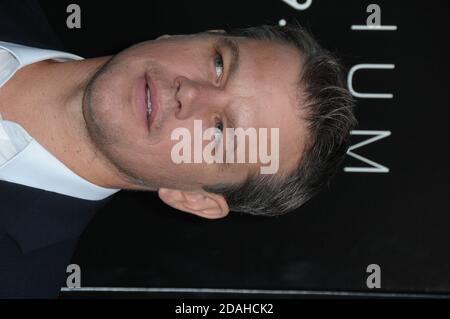 Matt Damon all'ELYSIUM Premiere, Regency Village Theatre a Westwood, Los Angeles, CA 08/ 07/2013. Foto Stock
