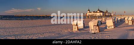 Geografia / viaggio, Germania, Meclemburgo-Pomerania occidentale, Ahlbeck, spiaggia con molo nel Mar Baltico sp, diritti aggiuntivi-clearance-Info-non-disponibile Foto Stock