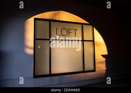 Perrysburg, Stati Uniti. 12 Nov 2020. Logo loft visto in uno dei loro negozi. Credit: SOPA Images Limited/Alamy Live News Foto Stock