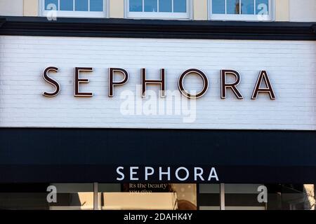 Perrysburg, Stati Uniti. 12 Nov 2020. Logo Sephora visto in uno dei loro negozi. Credit: SOPA Images Limited/Alamy Live News Foto Stock