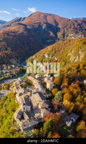 Veduta aerea del Sacro Monte di Varallo Sesia, provincia di Vercelli, Piemonte, Italia, Europa. Foto Stock