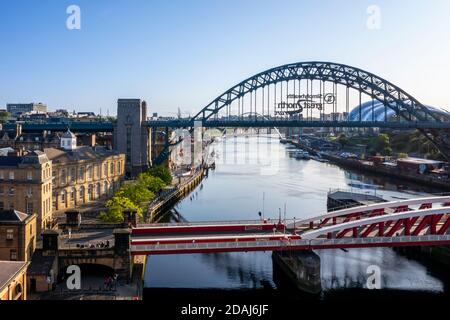 Newcastle upon Tyne, River Tyne, Tyne Bridge, Quayside, Regno Unito Foto Stock