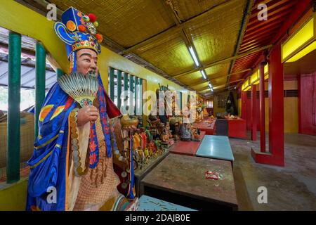 Statue di dèi cinesi/taoisti al Monastero di Kong Meng San Phor Kark See, Bright Hill Road, Bishan, Singapore, il più grande complesso templare di Singapore Foto Stock