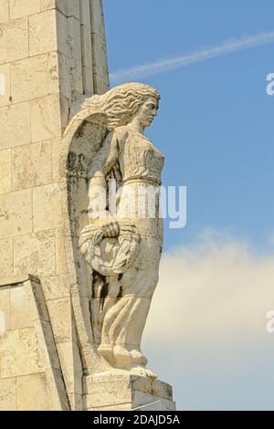 Monumento degli eroi rumeni della rivoluzione della Transilvania: HOREA, Cloșca & Crișan, trovato nella vecchia cittadella di Alba Iulia, Romania Foto Stock