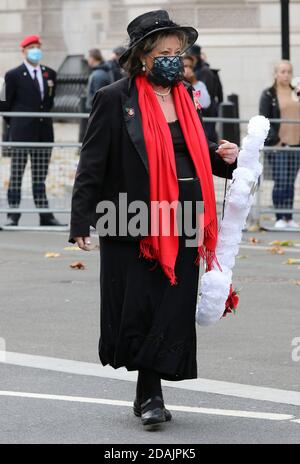 Servizio giorno della memoria al Cenotaph nel centro di Londra, Regno Unito. Mercoledì 11 Novembre 2020 Martin Evans/Alamy Live News Foto Stock