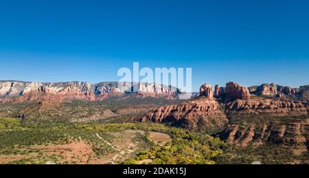 Vista sul drone di un paesaggio incredibile a Sedona, Arizona Foto Stock