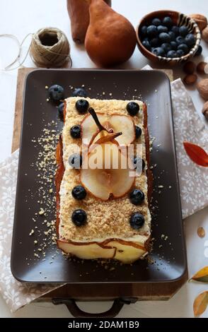 Sandwich Gorgonzola con pere, noci e mirtilli. Cucina fatta in casa. Foto Stock