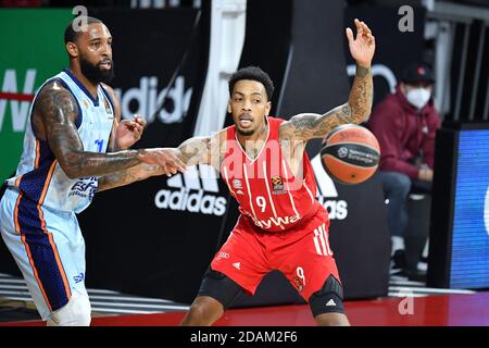 Monaco, Germania. 13 Nov 2020. Derrick WILLIAMS (Valencia), azione, duelli contro Malcolm Thomas FCB). Basket Eurolega/8° incontro. FC Bayern Monaco-Valencia Basket Club il 13 novembre 2020, AUDIDOM E. | Usage worldwide Credit: dpa/Alamy Live News Foto Stock