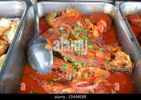 Cibo indo malese in vendita nel quartiere indiano di Kuala Lumpur. Brickfields, Malesia, Sud-est asiatico Foto Stock