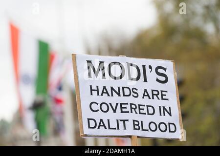 Una protesta contro la visita di Stato dei primi ministri indiani Narendra modi, in Gran Bretagna. Parliament Square, Westminster, Londra, Regno Unito. 12 Nov 2015 Foto Stock