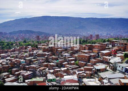 Architettura del famoso Distretto 13 di Medellin, Colombia, Sud America Foto Stock