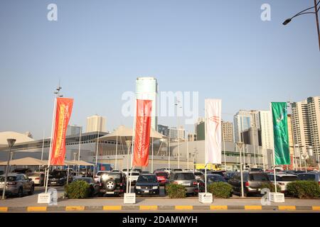 Sharjah International Book Fair (dal 4 al 14 novembre 2020) al centro esposizioni Sharjah, Emirati Arabi Uniti. La mega fiera al dettaglio presenta 1,024 editori provenienti da 73 paesi. Foto Stock