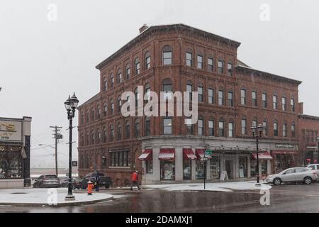 CONCORD, NH, USA - 18 FEBBRAIO 2020: Vista sulla strada della città nel New Hampshire NH, USA. Foto Stock