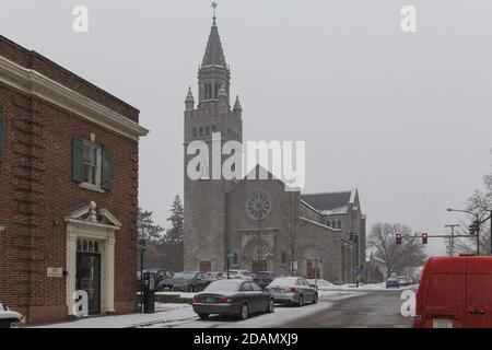 CONCORD, NH, USA - 18 FEBBRAIO 2020: CHIESA. Vista sulla strada della città nel New Hampshire NH, Stati Uniti. Foto Stock