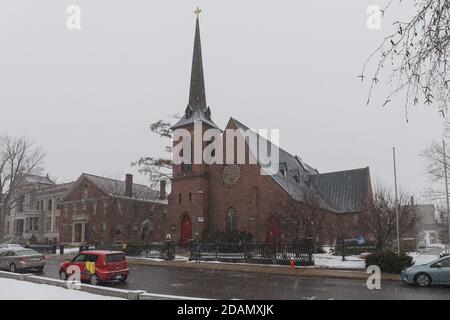 CONCORD, NH, USA - 18 FEBBRAIO 2020: Vista sulla strada della città nel New Hampshire NH, USA. Foto Stock