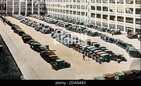 Il parcheggio del personale, Cadillac Motor Company, Detroit, USA, probabilmente anni '20 Foto Stock