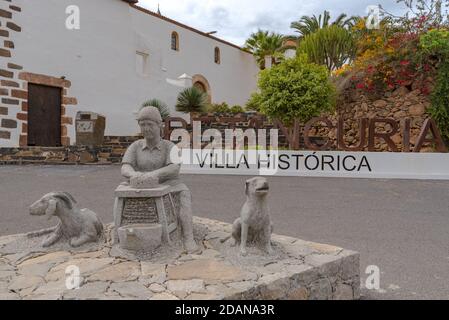 Betancuria, Fuerteventura, Spagna : 2020 Ottobre 6 : paesaggio urbano a Bentancuria sull'isola di Fuerteventura in Spagna in estate. Foto Stock