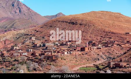 Adobe kasbah in villaggi di montagna nelle montagne dell'Alto Atlante. Marocco. Foto Stock