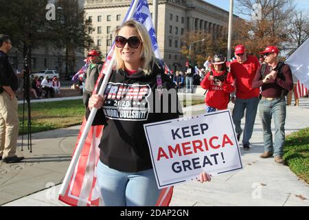 Washington DC, Stati Uniti. 14 novembre 2020. (NUOVO) MAGA Million March per Trump a Washington DC. 14 novembre 2020, Washington DC, Maryland, USA: I sostenitori di Trump si riuniscono al Freedom Plaza di Washington DC in una marcia DEL MAGA Million per mostrare il loro sostegno a Trump e protestare contro il risultato delle elezioni presidenziali che affermano di essere fraudolente. Credit : Nai/Thenews2 Credit: Nai/TheNEWS2/ZUMA Wire/Alamy Live News Foto Stock