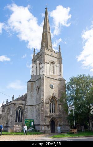 St Laurence Church, Market Square, Lechlade-on-Thames, Gloucestershire, Inghilterra, Regno Unito Foto Stock